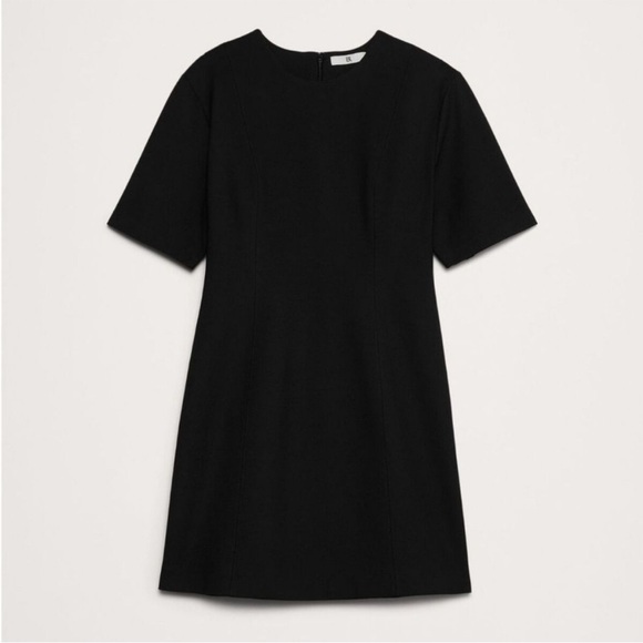 Banana Republic Dresses & Skirts - Banana Republic Black Short-Sleeve Shift Dress